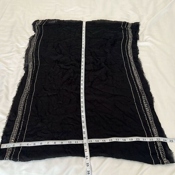 BCBGMaxAzria black with white trim large infinity scarf NWT - Picture 3 of 6